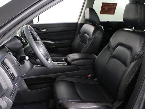 Certified 2024 Nissan Pathfinder SL FWD image 21