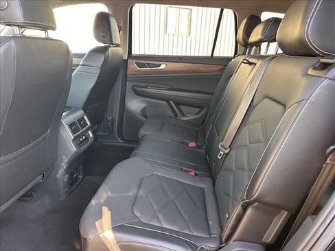 Used 2024 Volkswagen Atlas SE image 17