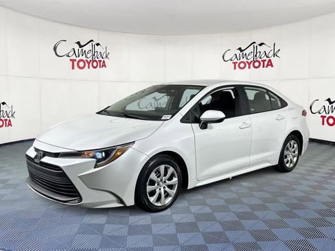 Used 2024 Toyota Corolla LE image 4