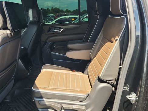 Used 2026 GMC Yukon XL Denali Ultimate AWD/4WD image 10