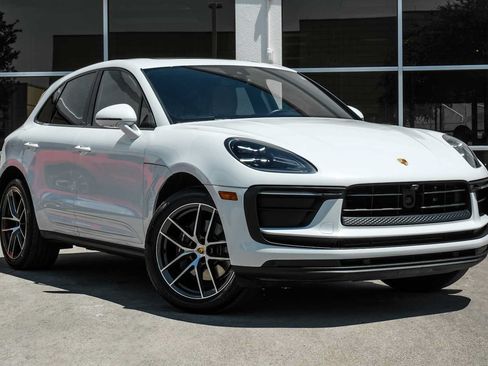 Used 2024 Porsche Macan AWD/4WD image 8