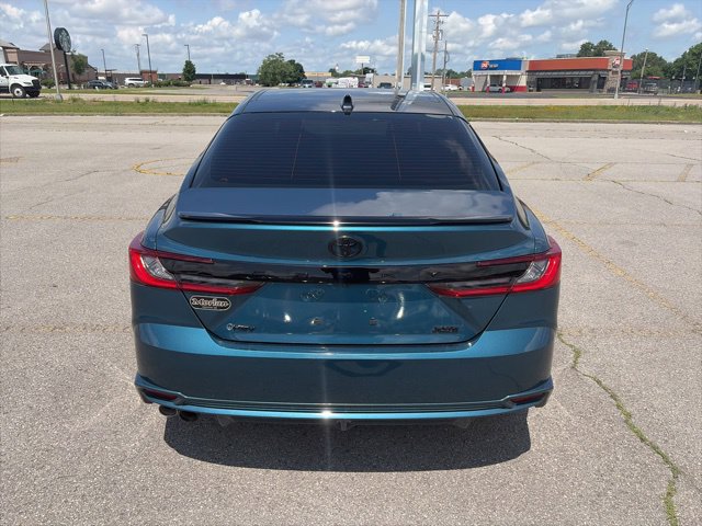 Used 2025 Toyota Camry XSE FWD image 5