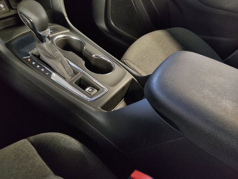 Used 2023 Chevrolet Equinox LT FWD image 26