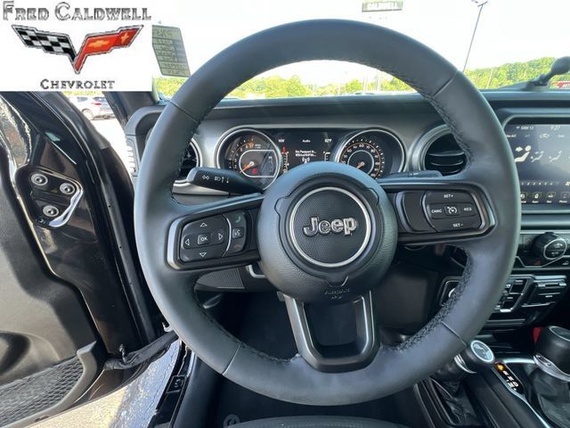 Used 2023 Jeep Gladiator Sport AWD/4WD image 17