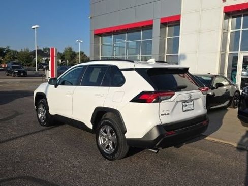 Used 2025 Toyota RAV4 XLE AWD/4WD image 4