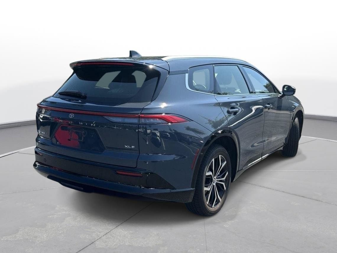 Used 2025 Toyota Crown Signia AWD/4WD image 6
