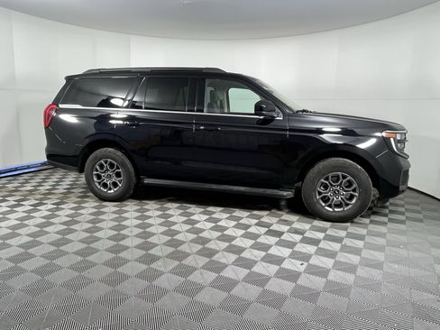 Used 2025 Ford Expedition Active image 6
