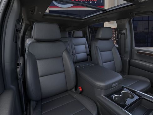 New 2026 Chevrolet Suburban Z71 AWD/4WD image 16