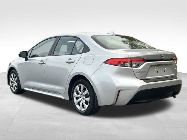 Used 2024 Toyota Corolla LE FWD image 3