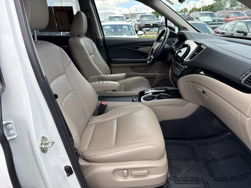 Used 2020 Honda Pilot Touring image 35