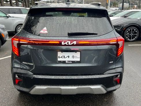 Certified 2025 Kia Seltos SX w/ SX Sunroof Package image 8