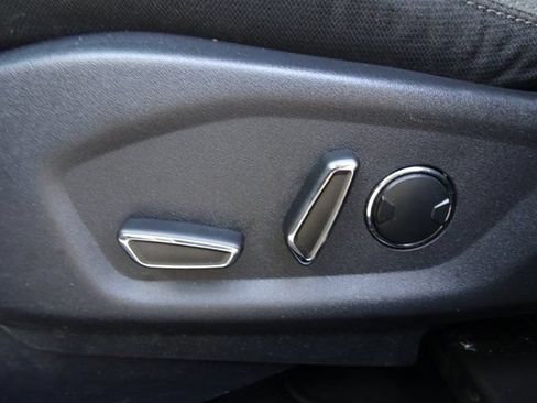 Used 2016 Ford Explorer XLT FWD image 10