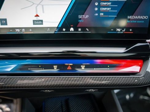 Used 2025 BMW M5 w/ Executive Package image 36