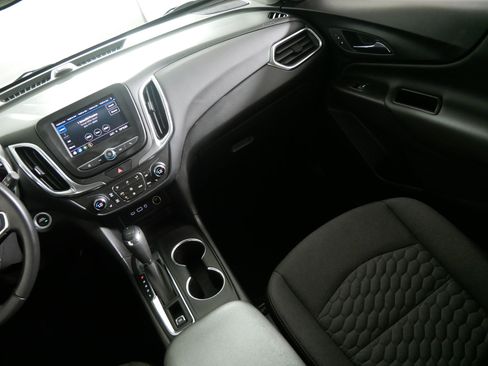 Used 2021 Chevrolet Equinox LT AWD/4WD image 11