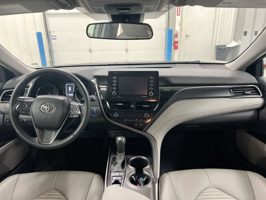 Used 2022 Toyota Camry SE FWD image 10