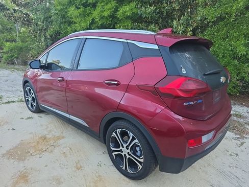 Used 2020 Chevrolet Bolt Premier w/ Infotainment Package FWD image 6