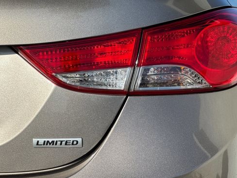 Used 2013 Hyundai Elantra Limited w/ Technology Pkg image 11