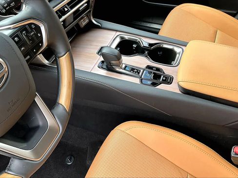 Used 2025 Lexus RX 350 Premium w/ Convenience Package image 17