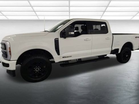 Certified 2024 Ford F250 Lariat w/ Black Appearance Package AWD/4WD image 4