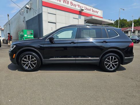 Used 2021 Volkswagen Tiguan SE w/ Panoramic Sunroof Package AWD/4WD image 4