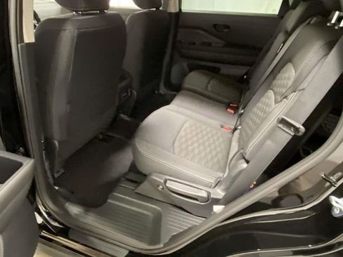 New 2026 Nissan Pathfinder SV image 8