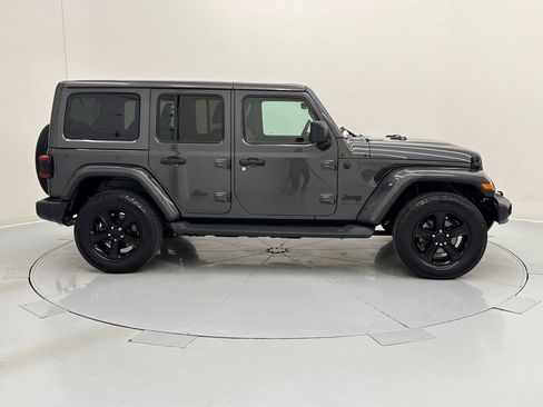 Used 2020 Jeep Wrangler Unlimited Sahara AWD/4WD image 7