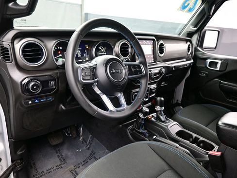 Used 2023 Jeep Wrangler Unlimited Rubicon 4xe AWD/4WD image 14
