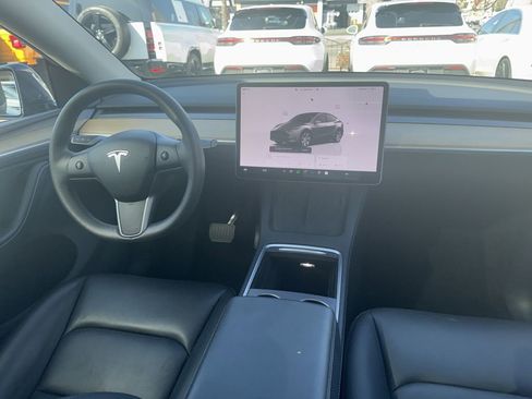 Used 2024 Tesla Model Y Long Range image 13