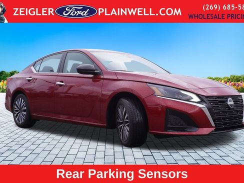 Used 2024 Nissan Altima 2.5 SV image 7