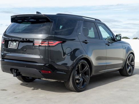 Used 2025 Land Rover Discovery Dynamic SE image 6