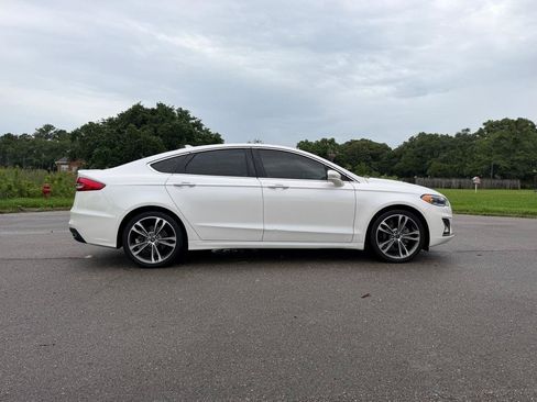 Used 2019 Ford Fusion Titanium FWD image 6