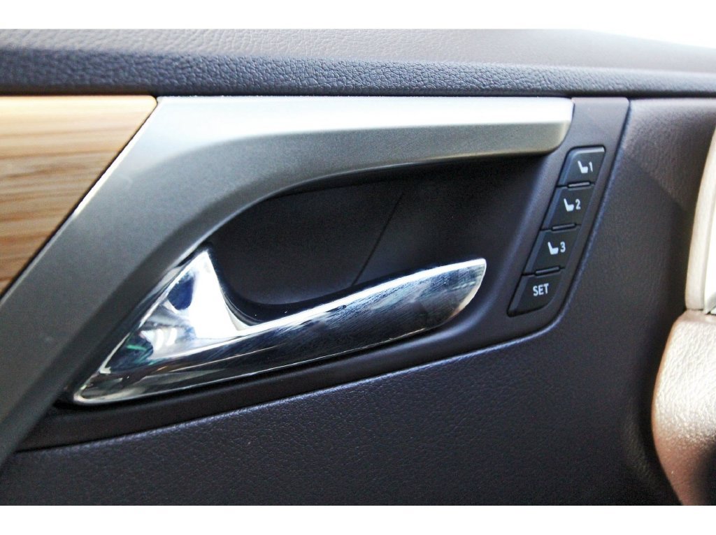 Used 2020 Lexus RX 350L FWD w/ Premium Package image 21