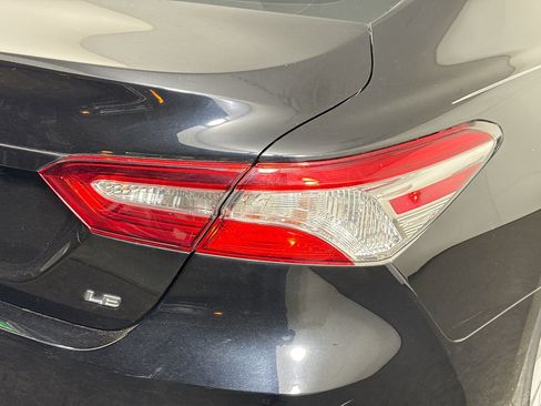 Used 2020 Toyota Camry LE image 33