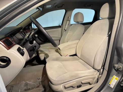 Used 2008 Chevrolet Impala LT FWD image 9