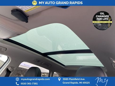 Used 2022 Volkswagen Taos SE image 9