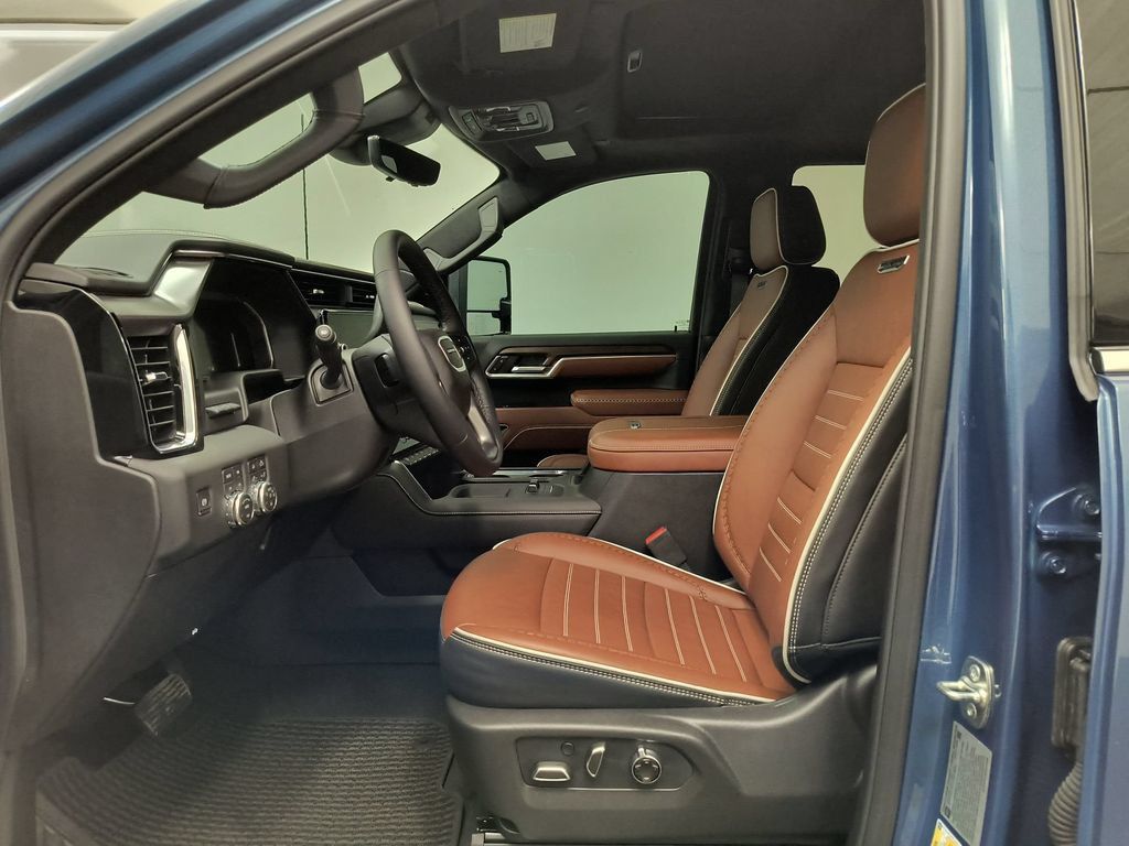 Used 2026 GMC Sierra 2500 Denali Ultimate AWD/4WD image 5