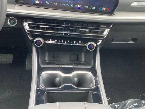 New 2026 Chevrolet Traverse LT w/ Driver Confidence Package FWD image 12