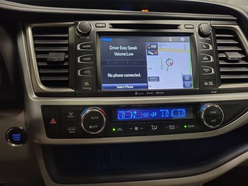 Used 2016 Toyota Highlander Limited w/ Driver Technology Package FWD image 20