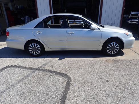 Used 2005 Toyota Camry SE image 21