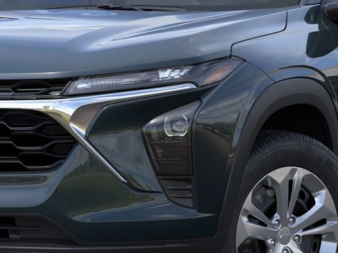 New 2026 Chevrolet Trax LS w/ Driver Confidence Package FWD image 12