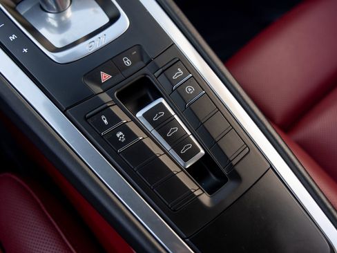 Used 2018 Porsche 911 Carrera S image 35