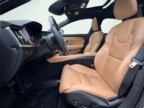 Used 2017 Volvo S90 T5 Inscription w/ Vision Package image 16