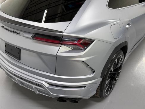 Used 2022 Lamborghini Urus AWD/4WD image 12