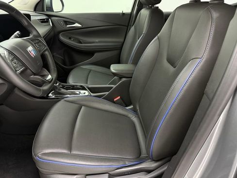 Used 2025 Buick Encore GX Sport Touring FWD image 27