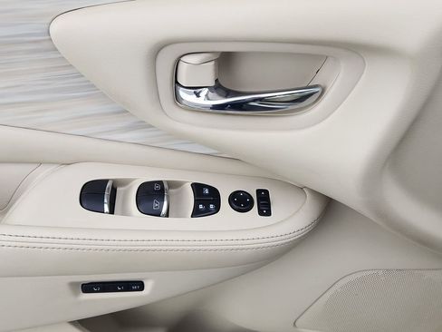 Used 2017 Nissan Murano SL w/ Cargo Package image 9