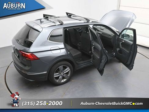 Used 2020 Volkswagen Tiguan SEL AWD/4WD image 40