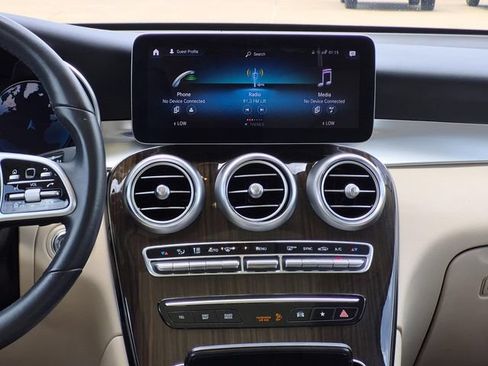 Used 2022 Mercedes-Benz GLC 300 image 24