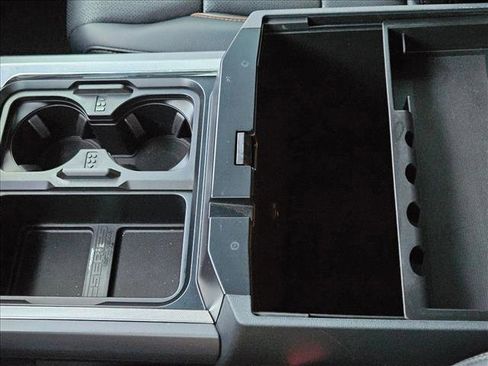 Used 2025 Ford F250 Lariat w/ FX4 Off-Road Package image 15