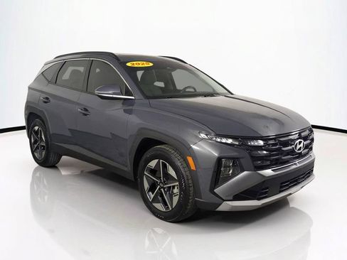 Used 2025 Hyundai Tucson SEL FWD image 2