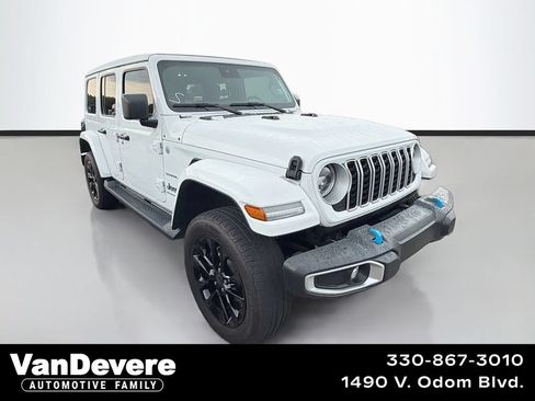 Used 2024 Jeep Wrangler Unlimited Sahara AWD/4WD image 1